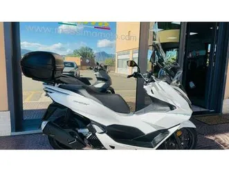 vendo honda pcx 125 (2021 - 24) usata a guidonia montecelio (codice 9903148) - moto.it