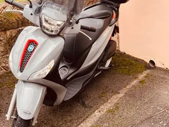 125 s medley piaggio roller