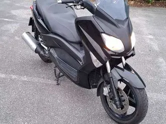 yamaha x-max 250