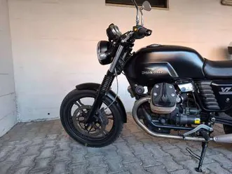 moto guzzi v 7 stone nero