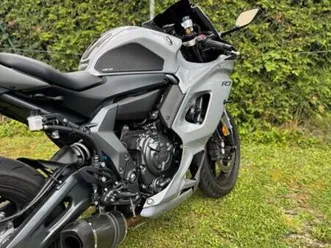 verkaufe r7 yamaha ez 06.2025