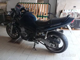 triumph sprint st 955