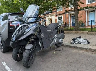 piaggio mp3 300 yourban lt three wheeler petrol automatic (23 ps) 278 cc