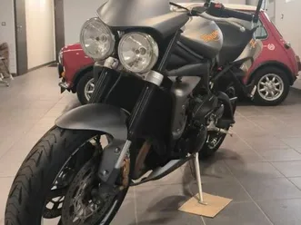 triumph street triple r
