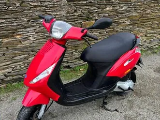 scooter 50 cc piaggio zip 2t d’origine bridée