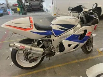 750 gsxr srad 1996
