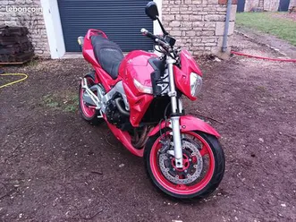 suzuki gsr 600 — rouge — 16 976 km — échappements arrow carbone — visible sur rdv