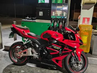 ② honda cbr 600 rr 2005