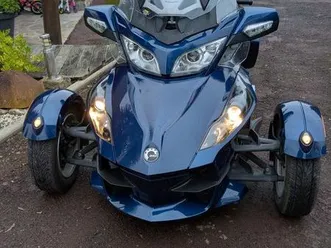 can am spyder rt
