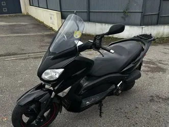 scooter xmax 125