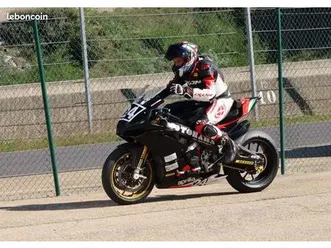 aprilia rsv4 1100 2019 piste