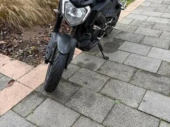 ② moto yamaha mt125 2018