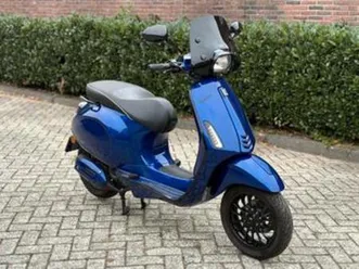 vespa sprint 80cc 4v san marino blue — scooters | vespa — marktplaats