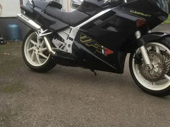 honda vfr 750 1990+ une autre identique
