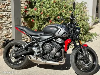 moto triumph trident 660 a2