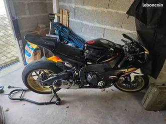 1000 cbr avec gros lots de pièces