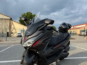 vend ou échange honda forza 125