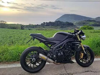 triumph speed triple 1050 nero