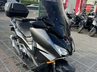 forza 750 acheté cher honda