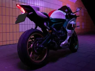 yamaha yzf-r7 anniversary edition wit