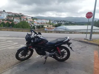 honda cb125f motorbike faro (sé e são pedro)