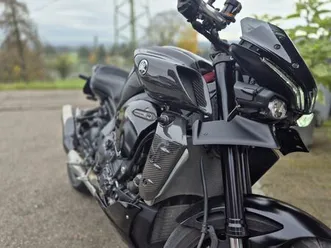 yamaha mt10 mit akrapovic, carbon und komfortsitz