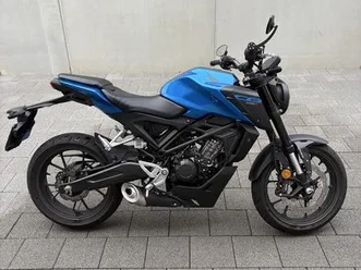 honda cb125r, comme neuve, idéale pour la ville!