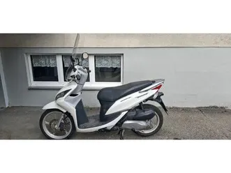 honda vision 110 ccm roller 11400km mit scheibe und koffer.