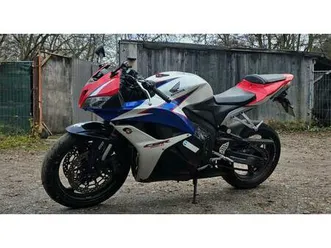 honda cbr 600 rr pc40