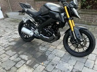 ② yamaha mt125 / 32000 km / annee juin 2016