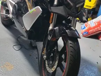 super soco ts street hunter – 50 cc électrique – 2 batteries – débridée