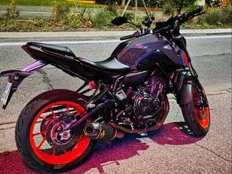 superbe yamaha mt07 état neuf