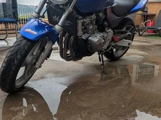 vend 600 hornet de 2000