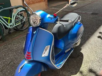 vespa 300 gts akra