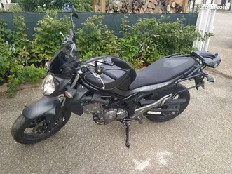 moto suzuki gladius 650