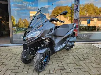 ② piaggio mp3 310 sport avec coque supérieure gratuite