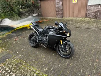 yamaha r1 rn22 facelift