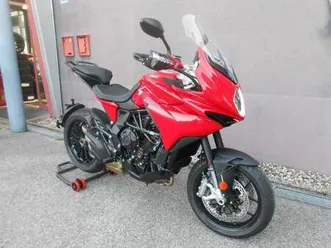 turismo veloce rosso