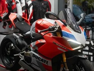 ducati panigale v4s corse