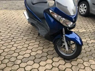 blauer suzuki burgman 125