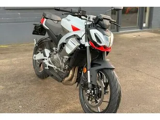 ② aprilia tuono 457 directiemotor - 1000 km's