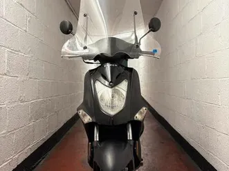 ② kymco agility classe a - 5.000 km - comme neuf (sans permis)