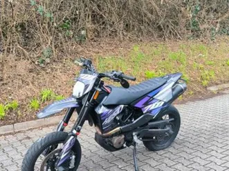 husqvarna 701 supermoto