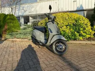 vespa sprint 50cc 4 takt bromfiets in zeer nette staat ! — scooters | vespa — marktplaats