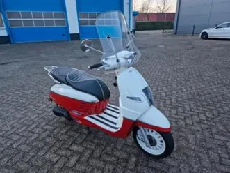 handelsprijs: peugeot django 2023 efi 45km injectie model — scooters | peugeot — marktplaats