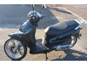 scooter peugeot 125 tweet