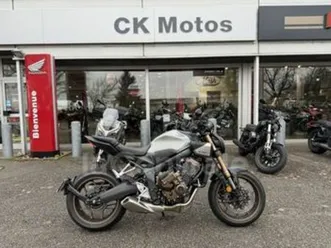 650 r neo sports cafe