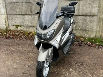 nmax 125 yamaha - excellent état