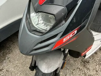 scooter aprilia sr50