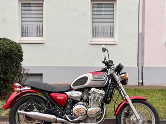 triumph thunderbird 900 in classic design top gepflegt